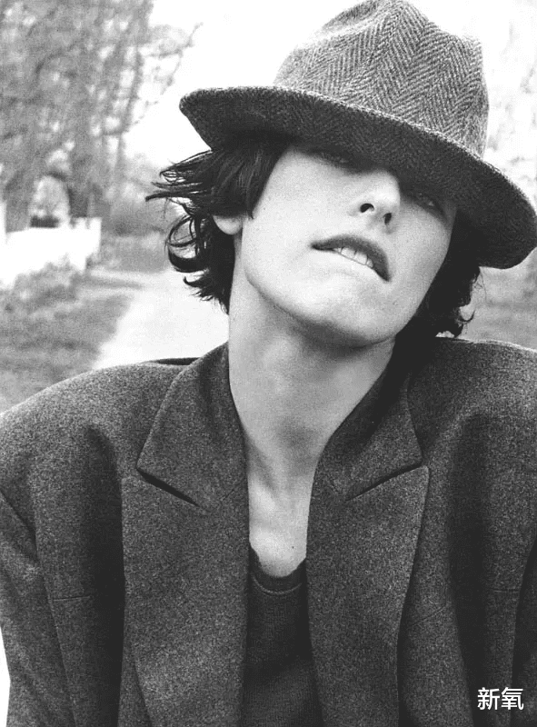 米拉·乔沃维奇|为什么美貌的最高定义，是一张能闻到血腥味的脸？