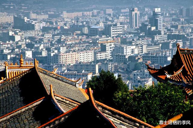 悠然见南山|云南有一座低调的旅居养老城市，这里环境好、节奏慢、房价低