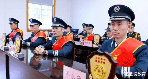 本科生|“聘任制”公务员开始招聘,看到要求后,本科生:年薪50万也不去