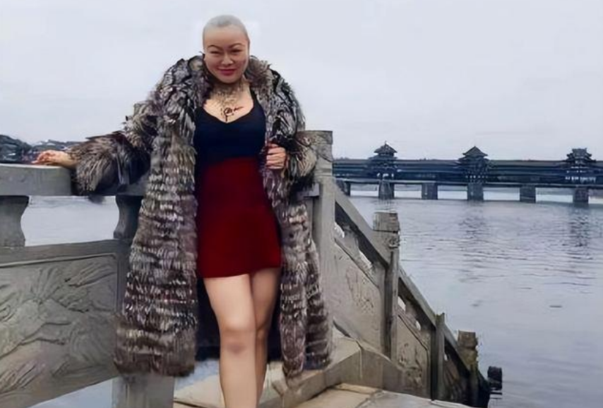 |那个扬言“谁娶我,我送他一台宾利”的女富豪冯萍,如今怎样了?