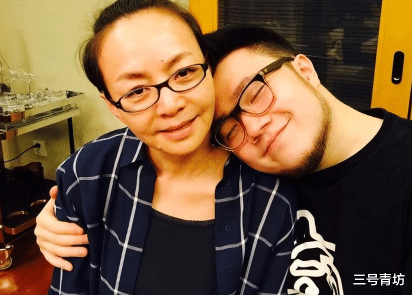 黑豹2|巴图:不被亲生父亲认可,和母亲相依为命,如今为母亲遮风挡雨