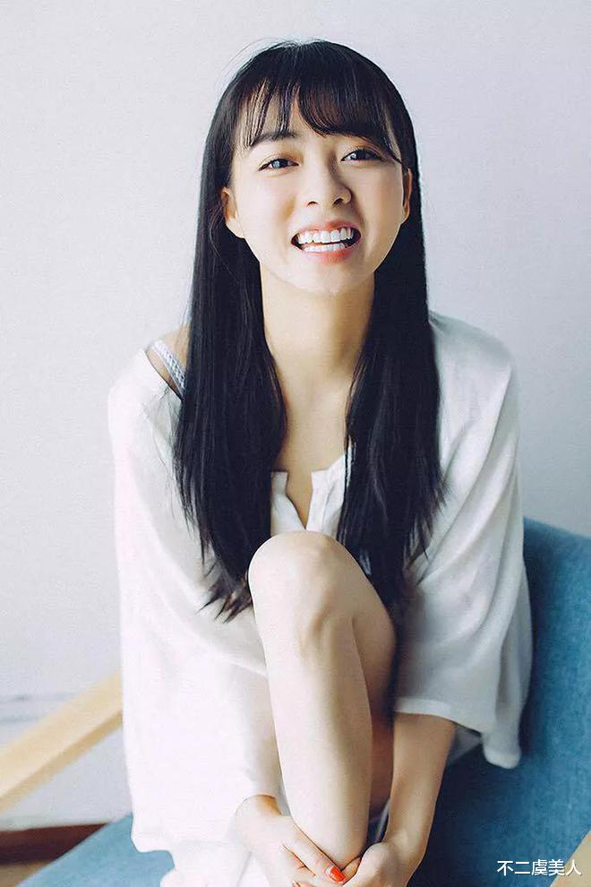 王沥川|90后浙江美女明星余心恬，俏丽多姿，楚楚动人