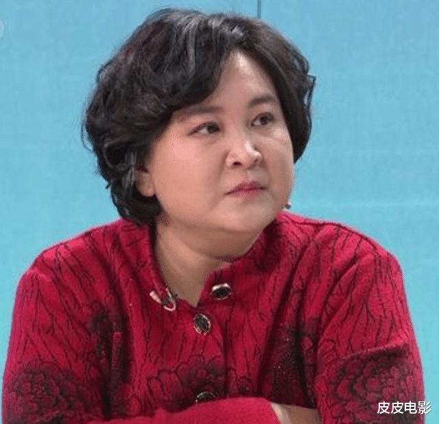 春晚|春晚最惊艳女星：李思思丝绒天鹅颈，李宇春性感，伊丽媛华贵雍容