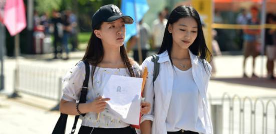 招聘|改行后又高薪招聘？航空公司年薪30万急招空乘，老员工却不想回去