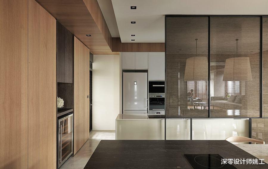 退休夫妇晒出自己的晚年公寓，148㎡4室改3室，胡桃木贯穿全屋