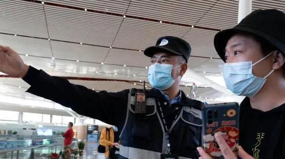 大学生|多家企事业单位公开招聘,部分岗位月薪1万多,大学生却不敢去