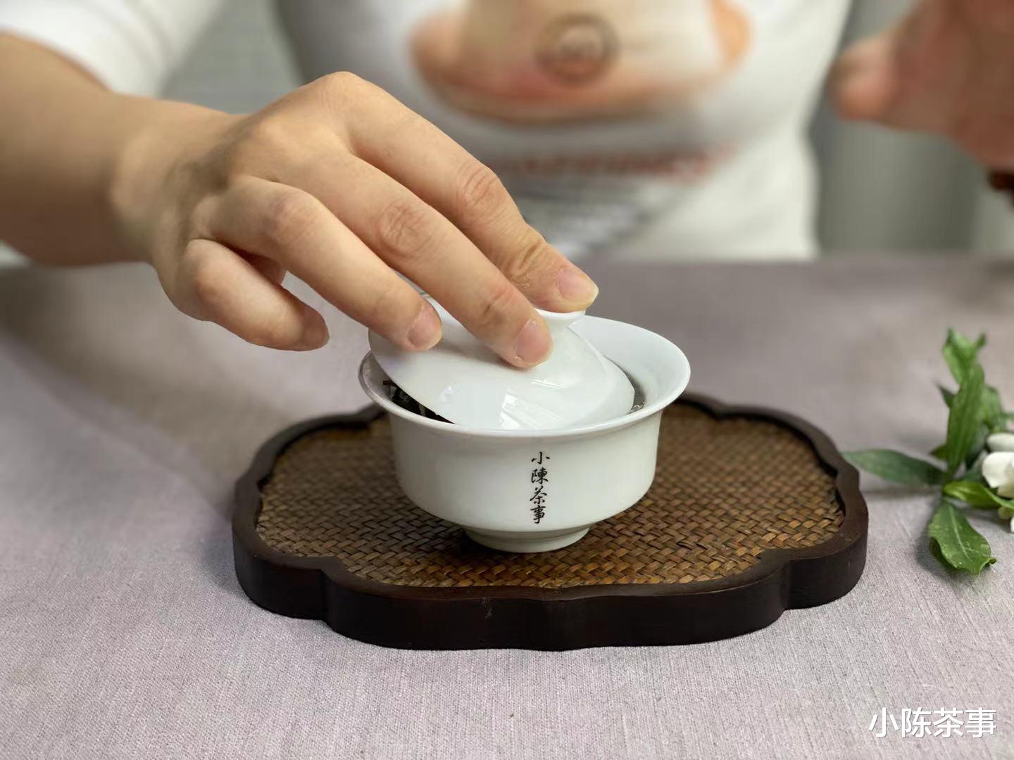 茶具|紫砂壶可以严丝合缝，为什么盖碗总有条“缝”？是不是工艺问题？