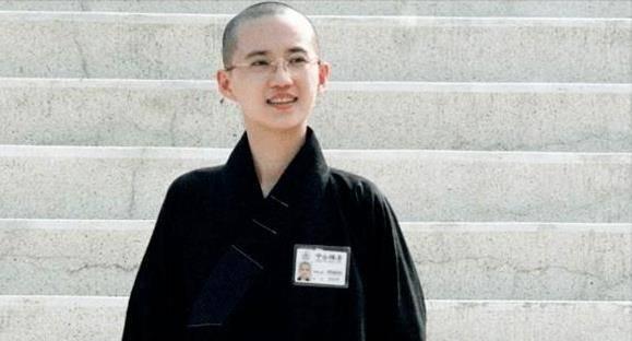 桑妮|拒绝港圈“潜规则”削发为尼，2年后桑妮还俗复出，原因令人敬佩