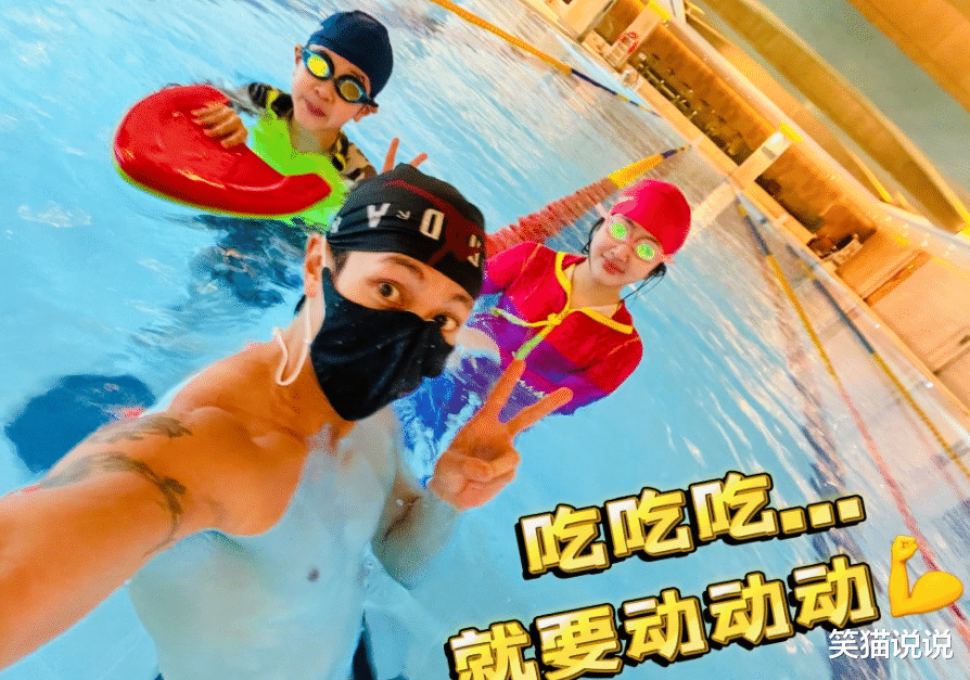 吴尊|吴尊晒全家福庆父亲节,女儿长发飘飘好美,Max越来越像父亲!