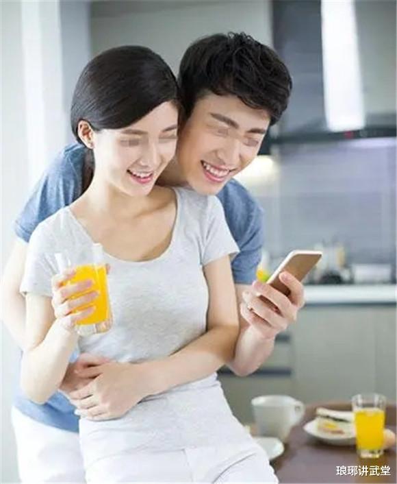 案例:男子请外人与妻子发生不道德行为并在旁呐喊拍照,这事咋看