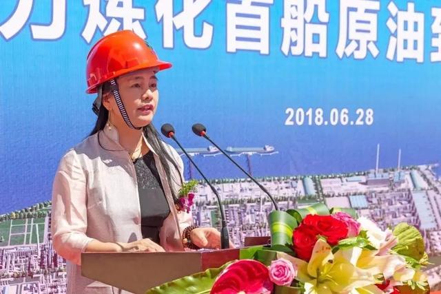 华为|中国新的女首富诞生了!公司年赚7300亿,超华为成第二大民企