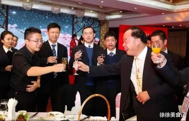 中国人送礼要面子：这8款白酒高档有口碑，送领导送长辈挺合适