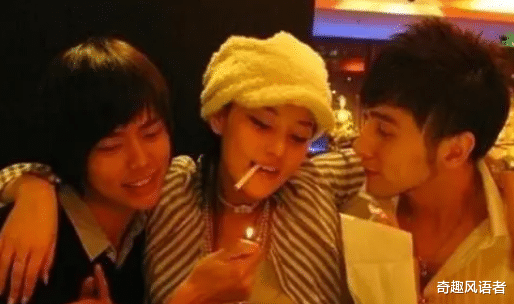 李晨|京圈富豪李晨拥有豪车无数,住在价值九亿的四合院,让六位顶流女星献上芳心