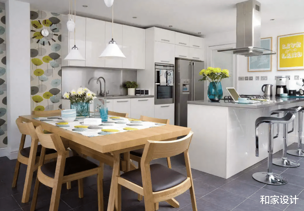装修中厨房的设计，除了做饭，其实还应该具备社交功能！