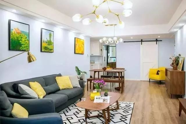 客厅吊顶这样装，非常漂亮，抬头一看就是一道美丽的风景线