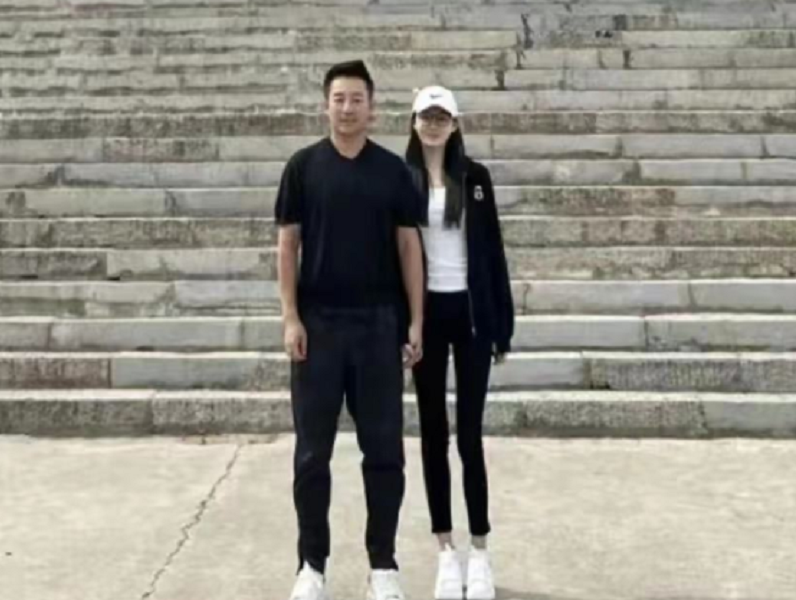 张颖颖|汪小菲被曝县城醉酒殴打张颖颖？女方浑身淤青伤痕，半夜报警求助