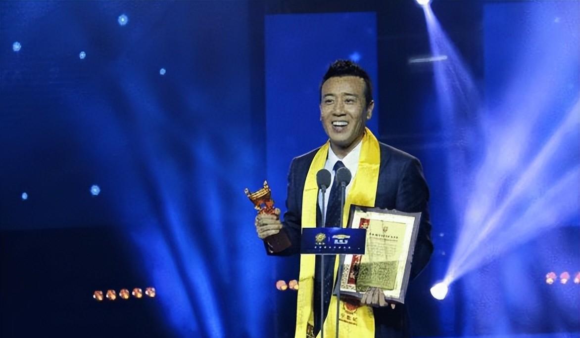 于和伟|于和伟：与妻子恩爱30年，老婆只是撞脸杨童舒，和王丽坤也很清白