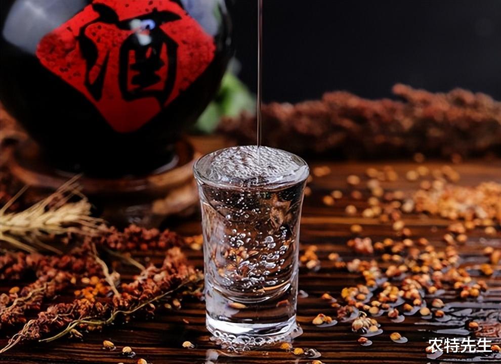 经央视曝光,“供”酒竟是噱头假酒,身边一半人都被骗过