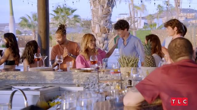 辣妈|美国最毁三观真人秀！8个单身辣妈上恋综，约会对象是对方儿子？