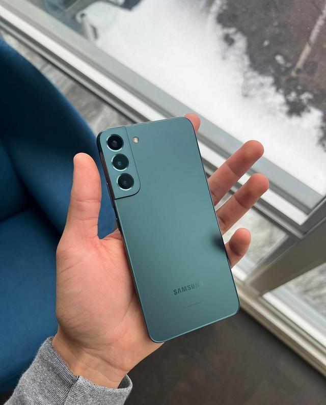 三星|GalaxyS22系列上手选择:小杯送老婆,超大杯自己用