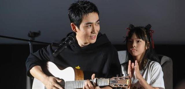 朱一龙说演完《人生大事》更珍惜生活,韩延说他演三哥自带喷壶