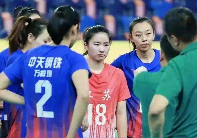 江苏女排|江苏女排稳步上升，天津收编国手失败，津苏两队实力下赛季将反转
