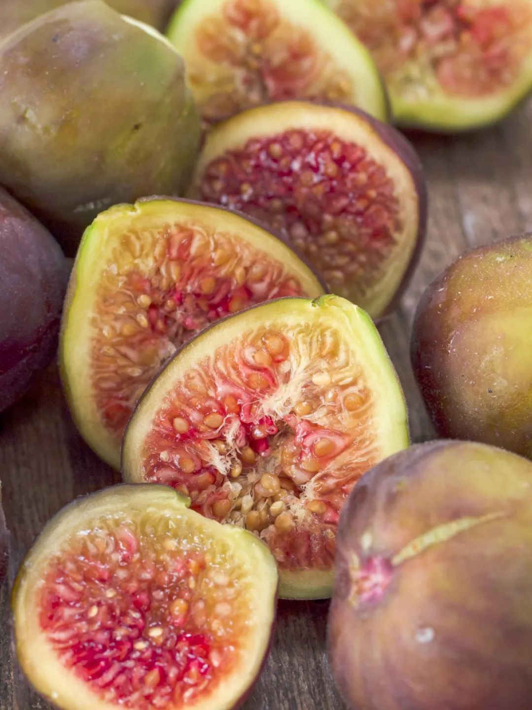 水果|8月份应季水果汇集！8月份吃这12种水果更适宜，水果控们别错过