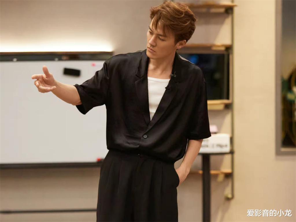 吴克群|吴克群没有错，他独唱的背后，是任贤齐郑钧等老大哥甘当绿叶的谦和