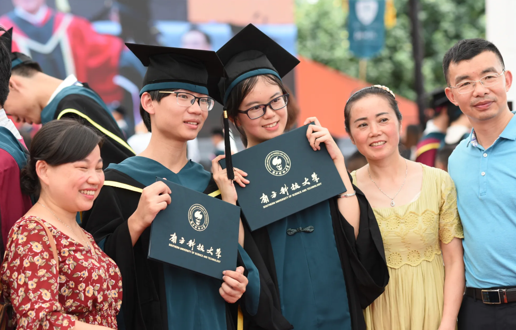 赛风|儿子从名牌大学毕业,老两口却强颜欢笑,“没想到他在画大饼”