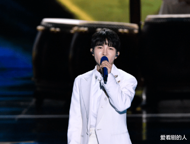 周深|金鸡奖颁奖典礼：周深《美美》好听，朱一龙获得最佳男主角！