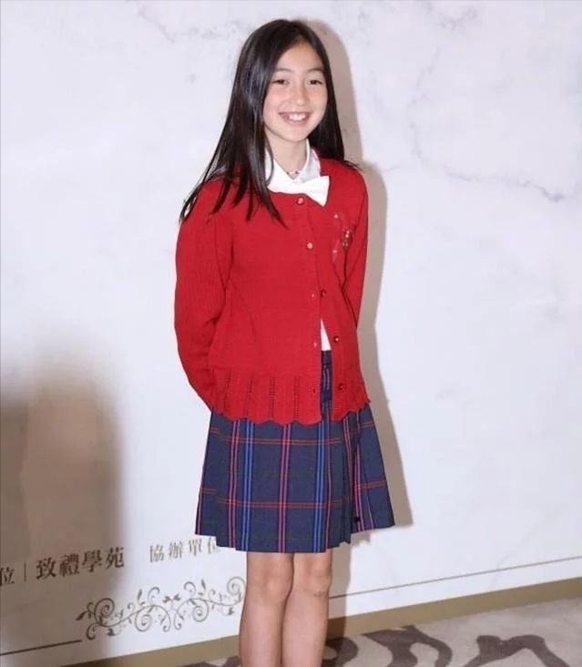 爸爸去哪儿|《爸爸去哪儿》10位女孩颜值变化大：丑萌的已逆袭，最美的到了尴尬期