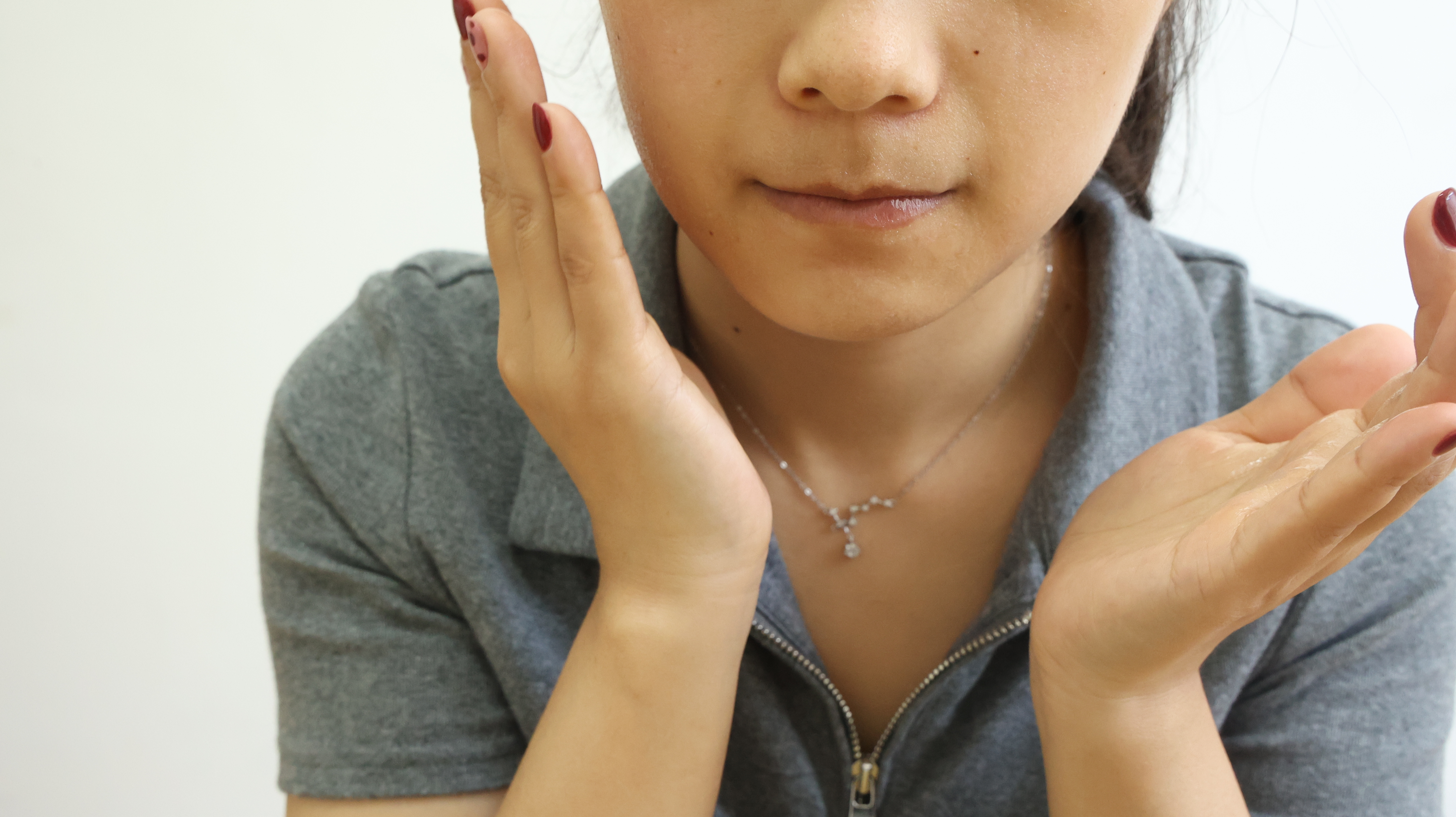 护肤 女性若想在绝经后依旧看不出年龄，效仿这些习惯，或能保持年轻