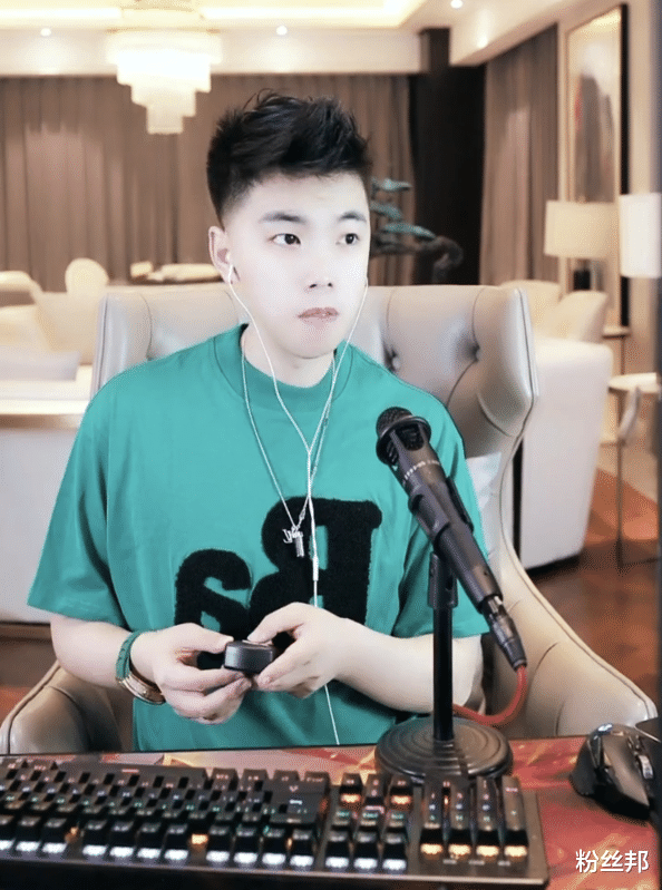 |回归众大哥“上供”豪刷,赵小磊自曝签约御风后,倒欠七夜1800万