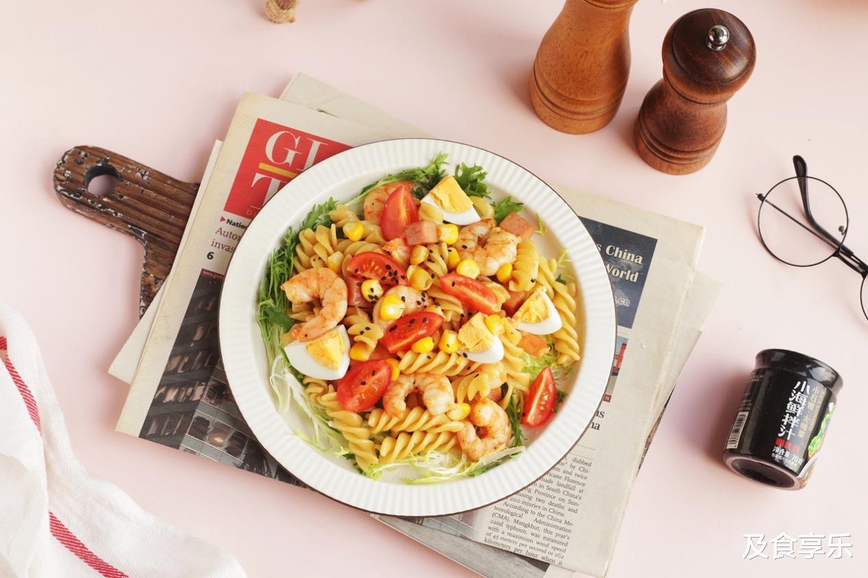 鸵鸟 鲜虾意面沙拉,减肥人士也能吃得精致晚餐,好吃不胖,快来学学