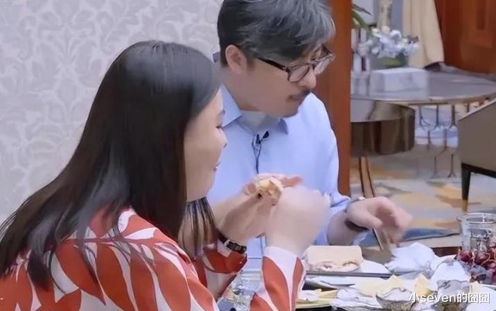 王诗龄 王诗龄健身照被曝光，减肥足有58斤，网友却被旁边的美女教练吸引