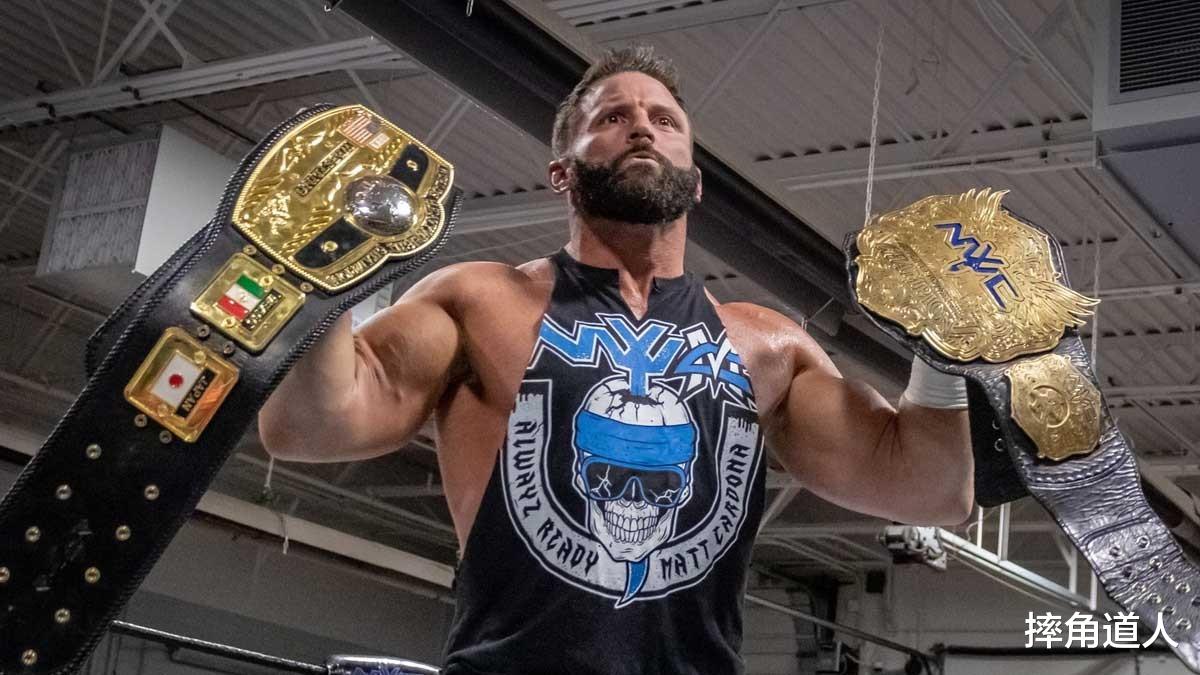 wwe|前WWE选手身披7条金腰带“致谢”老麦，15年老将甘为李霞充当绿叶