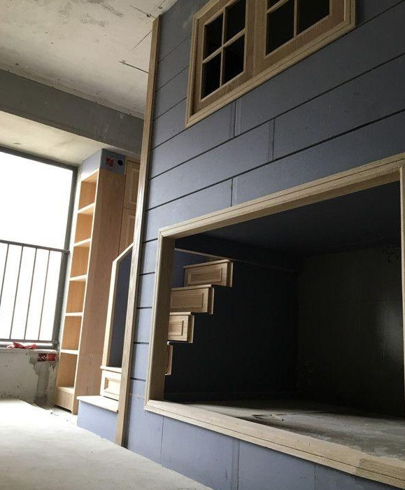 请木工师傅做了个高低床,发到业主群炸了,都说像宠物笼子!