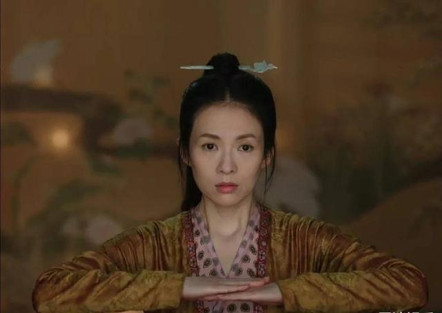 萌妹子|青年演员靠边站,大龄演员挤破头,这些“少女”为娱乐圈蒙一层羞