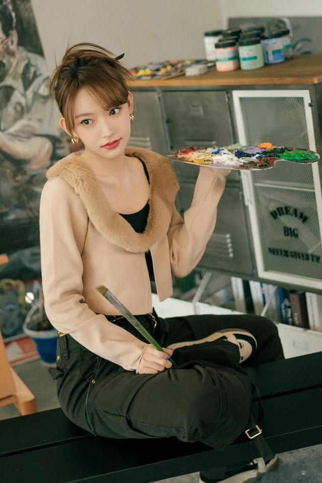 程潇|程潇小背心露腰装，身材没谁了