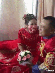 “自从换上了这种凳子，店里的生意格外的好！”