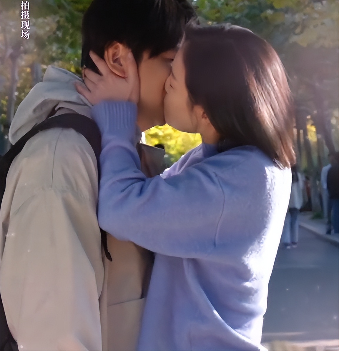 雷佳音|倪妮花絮中强吻雷佳音！主动捧脸不停拥抱贴贴，男方太紧张狂忘词