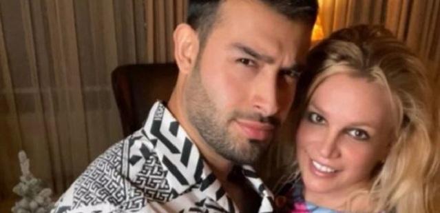 布兰妮·斯皮尔斯|布兰妮14年后喜当妈，提前一个月透露信息，做妈妈迫不及待