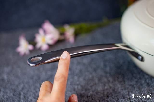 星钻涂层更耐磨,体验中科德马克白月光不粘锅,颜值满分