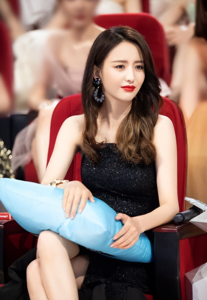 马伊琍|3位离婚女星现状：马伊琍身价十几亿，佟丽娅分2亿资产暴露格局