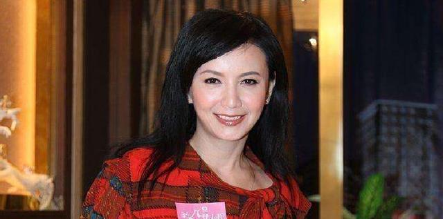 曾华倩|曾华倩：曾与梁朝伟同居6年，独自抚养儿子，如今儿子是她的骄傲