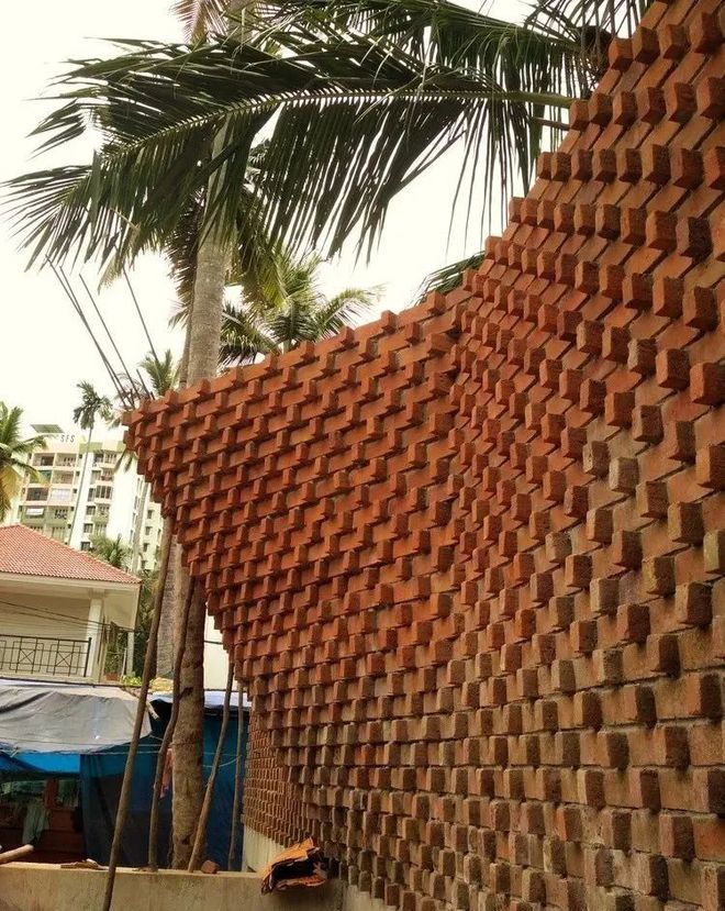 印度有一对兄弟的“穷装”房子火了，处处充满智慧，环保又精致