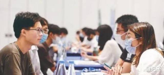 飞行员|一大批“新兴职业”悄然崛起，深受00后毕业生欢迎，赚钱方式独特