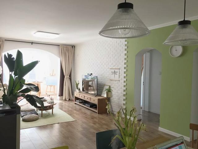 现代风格的新房入住,简直太温馨了,装修花了9万,朋友都说不信