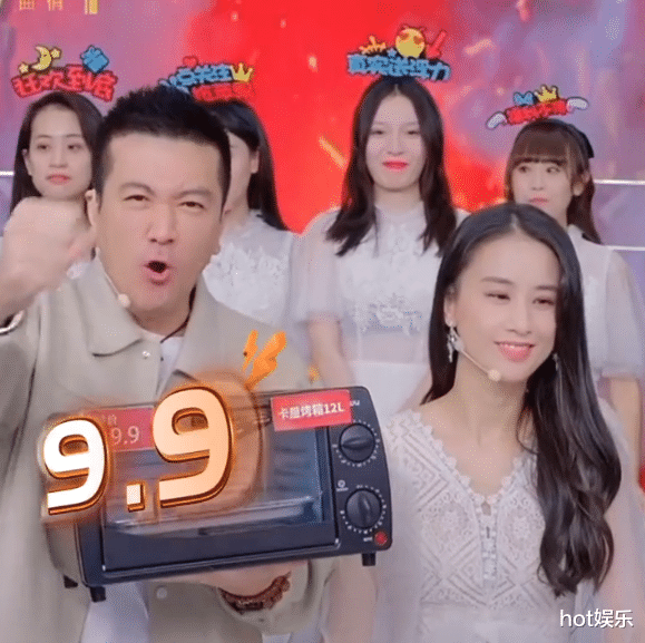 杨子|黄圣依拍段子，杨子现身，两人破“不和”传闻，婆婆也参与演出