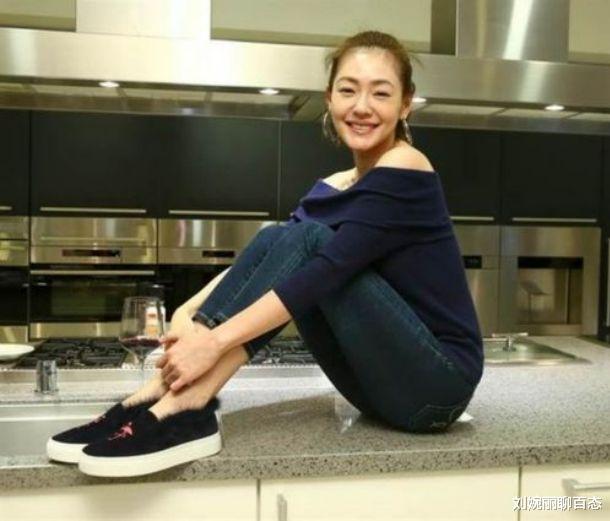 小S|?小S因立场问题代言掉光,节目嘉宾罢录,已经没收入?